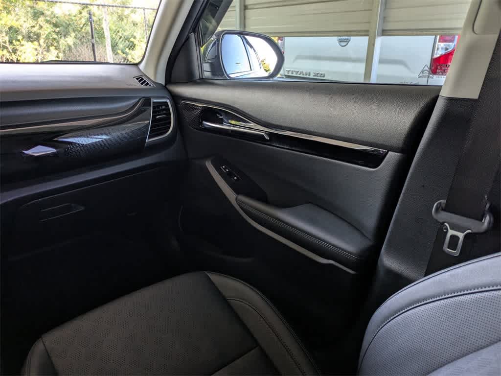 Thumbnail: 2023 Kia Seltos - 18