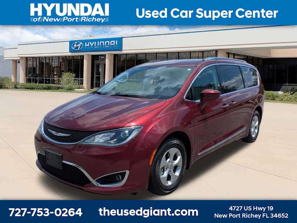 2017 Chrysler Pacifica  -
                  New Port Richey, FL