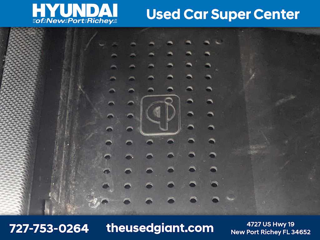 Thumbnail: 2022 Hyundai Elantra - 22