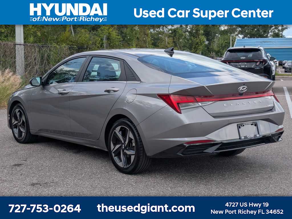 Thumbnail: 2023 Hyundai Elantra - 3