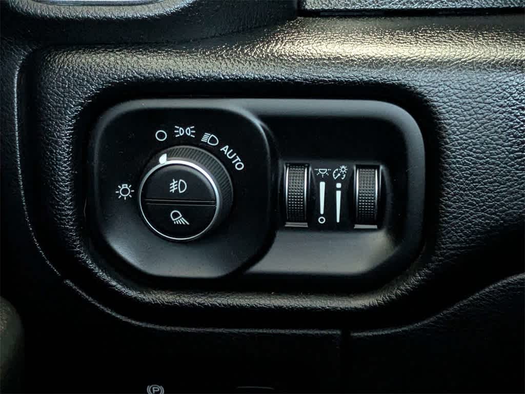 Thumbnail: 2019 RAM 1500 - 32