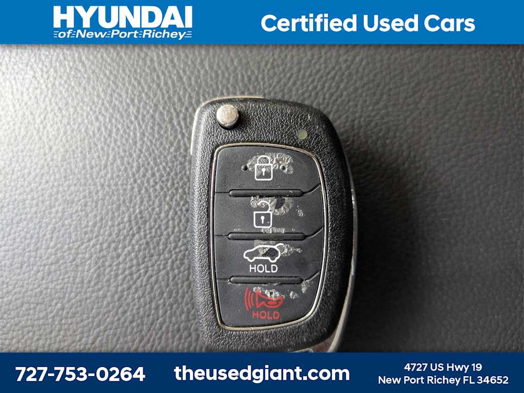 Thumbnail: 2016 Hyundai Santa Fe - 28