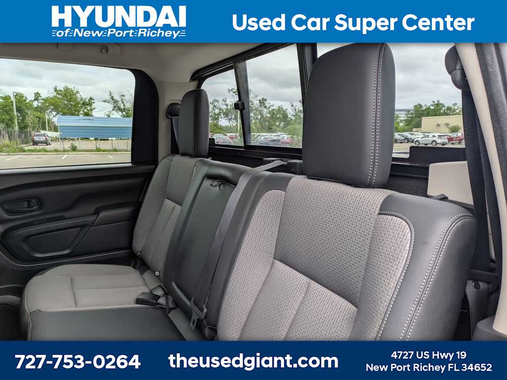 Thumbnail: 2018 Nissan Titan - 14