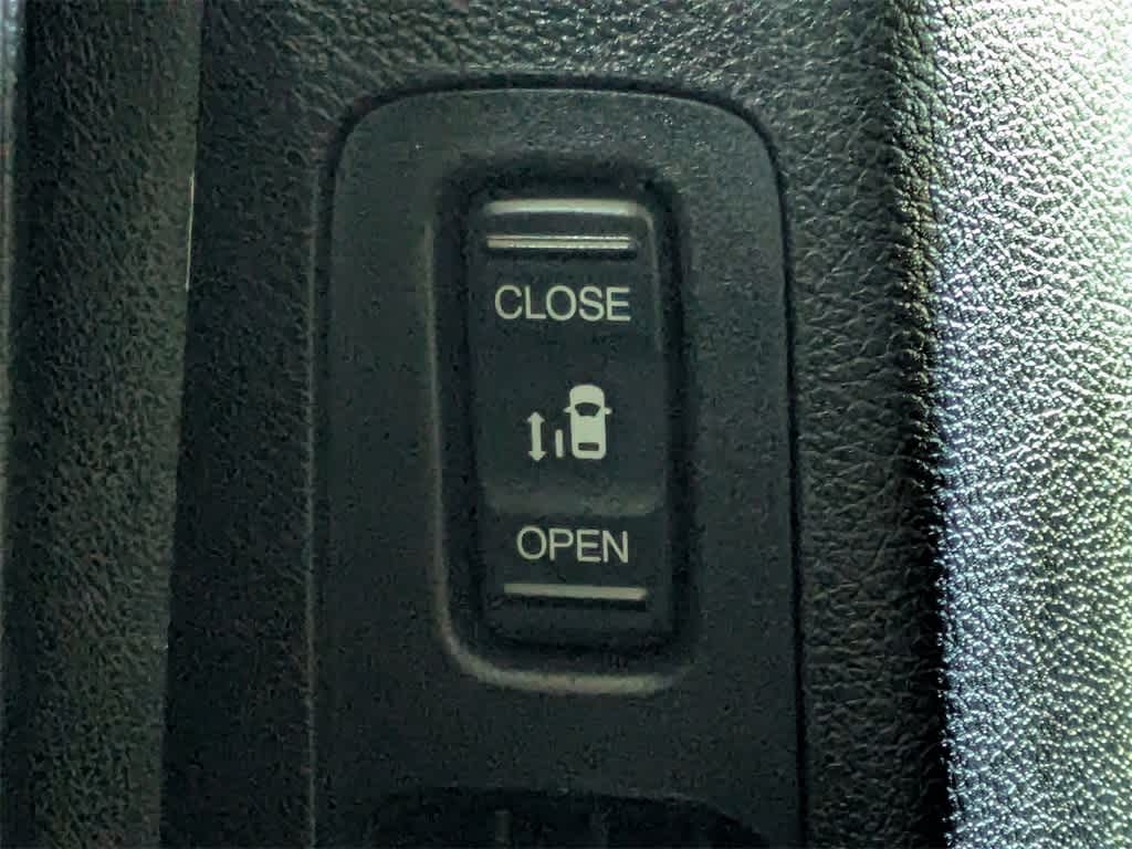 Thumbnail: 2018 Honda Odyssey - 18