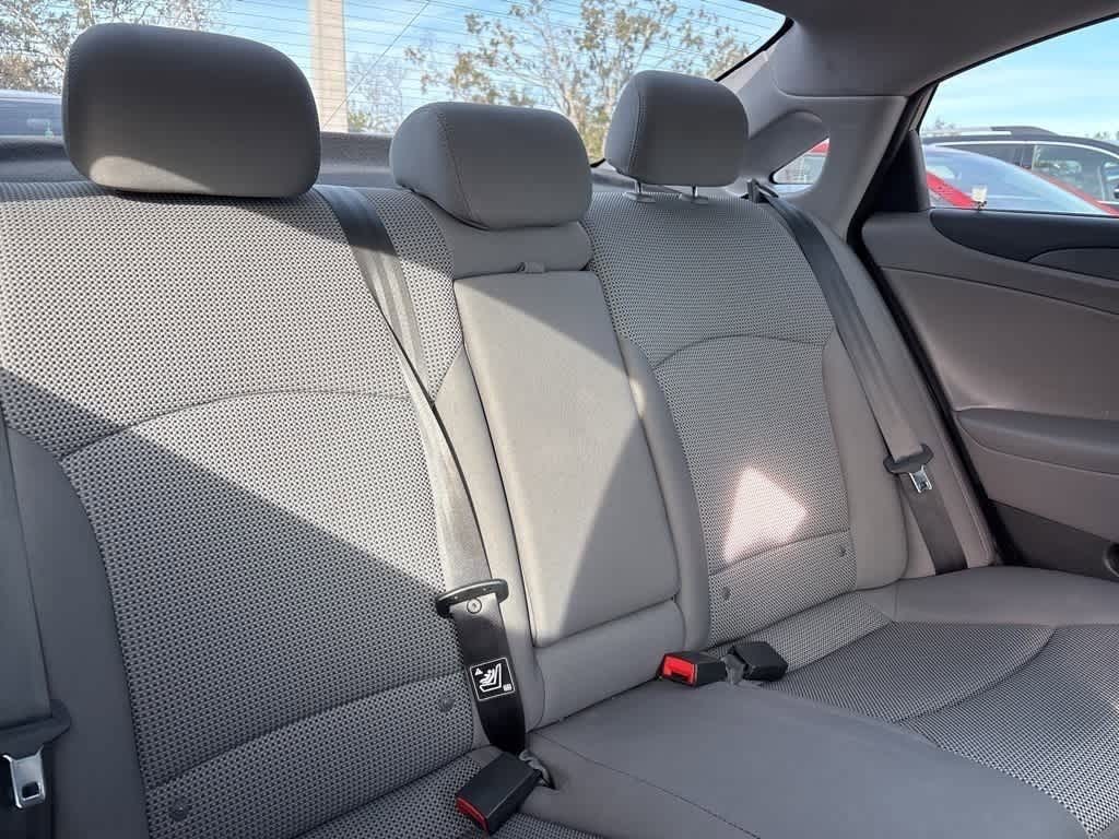 Thumbnail: 2011 Hyundai Sonata - 8