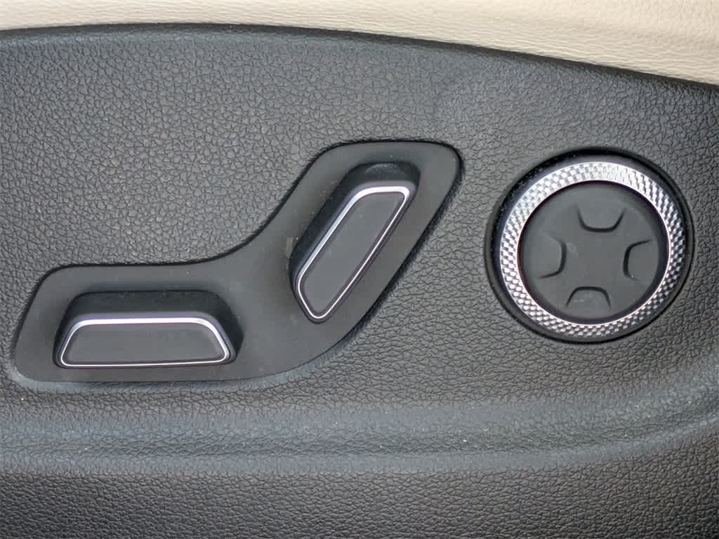 Thumbnail: 2022 Genesis GV70 - 25