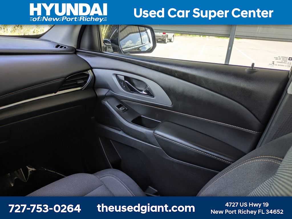 Thumbnail: 2018 Chevrolet Traverse - 24