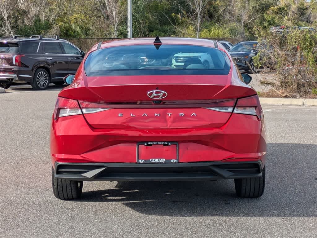 Thumbnail: 2023 Hyundai Elantra - 4
