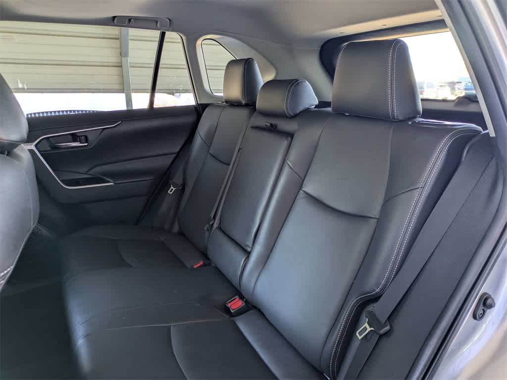 Thumbnail: 2022 Toyota RAV4 - 16