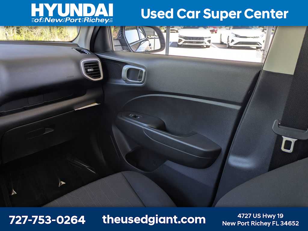 Thumbnail: 2023 Hyundai Venue - 17