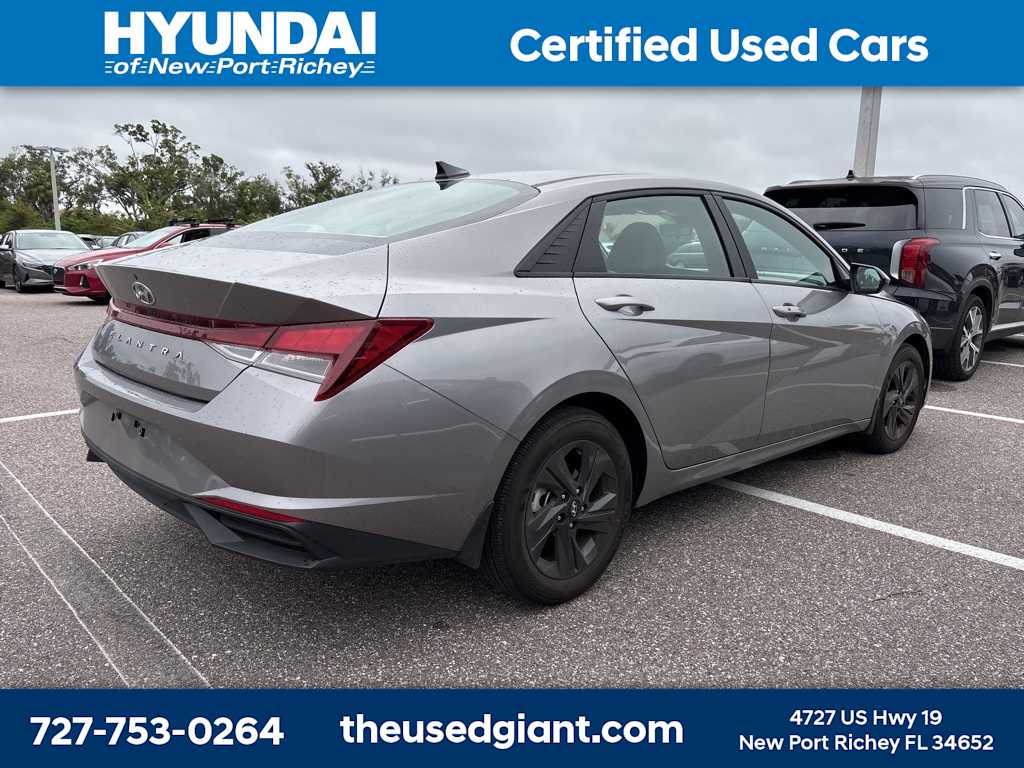 Thumbnail: 2023 Hyundai Elantra - 3