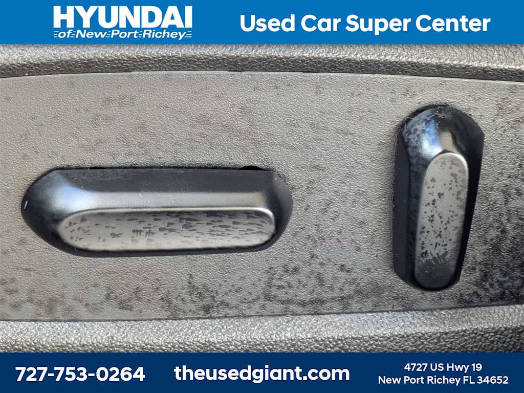 Thumbnail: 2018 Chevrolet Cruze - 21