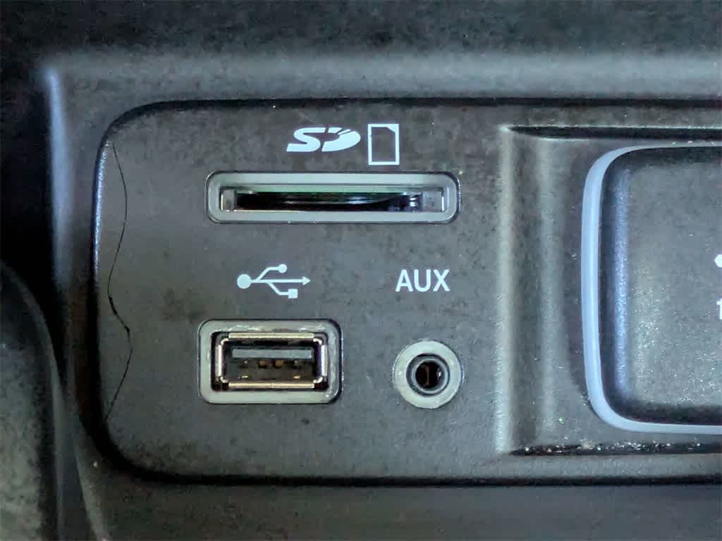 Thumbnail: 2017 Jeep Cherokee - 30