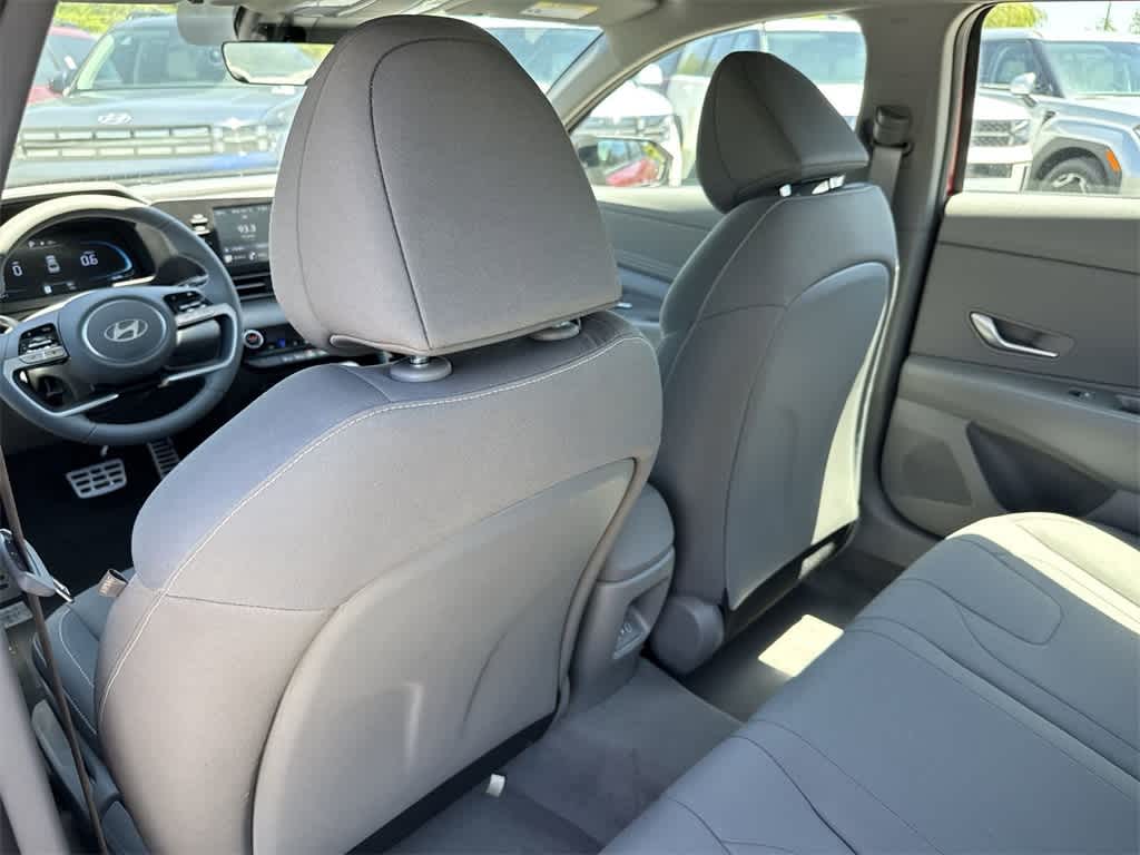2025 Hyundai Elantra Sport 16