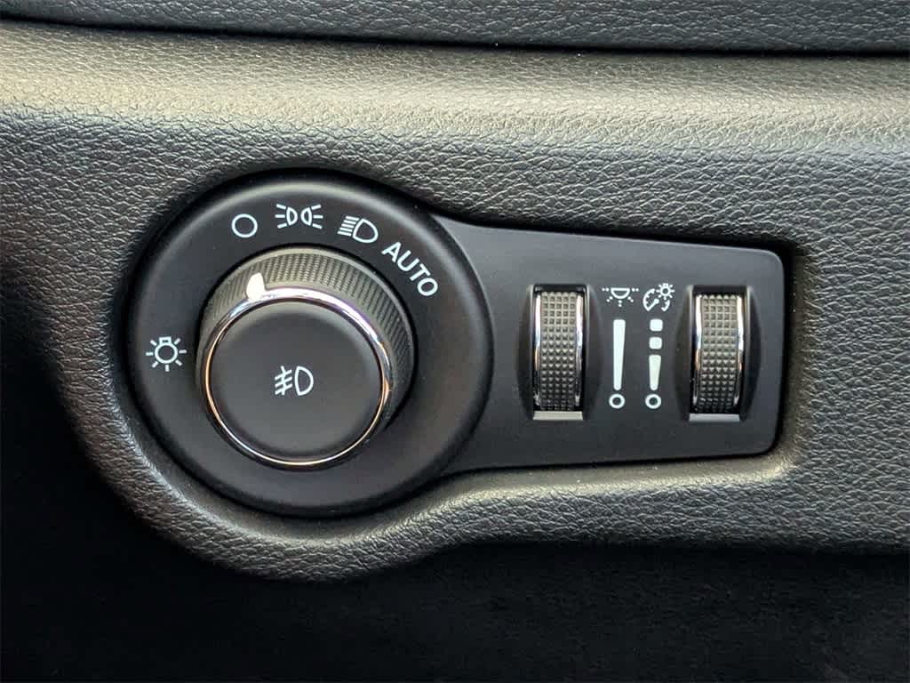 Thumbnail: 2022 Chrysler Pacifica - 47