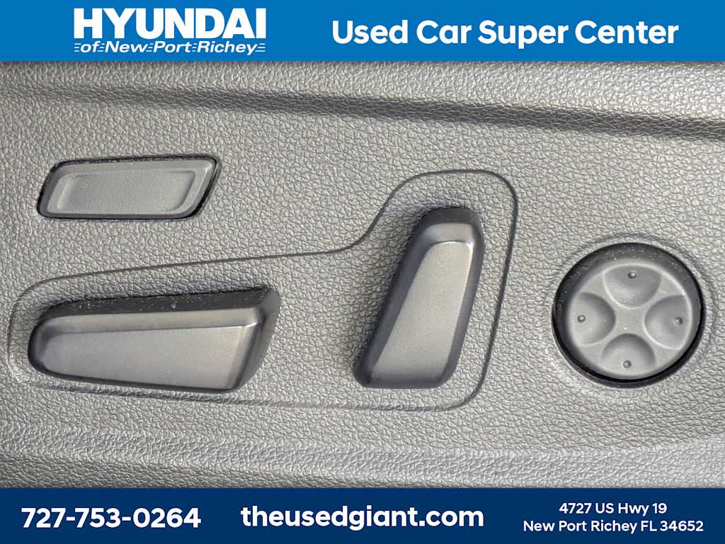 Thumbnail: 2023 Hyundai Santa Fe - 25