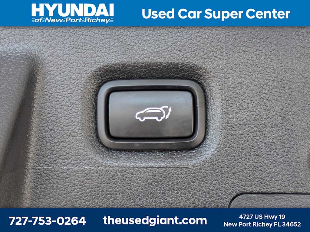 Thumbnail: 2023 Hyundai Santa Fe - 13