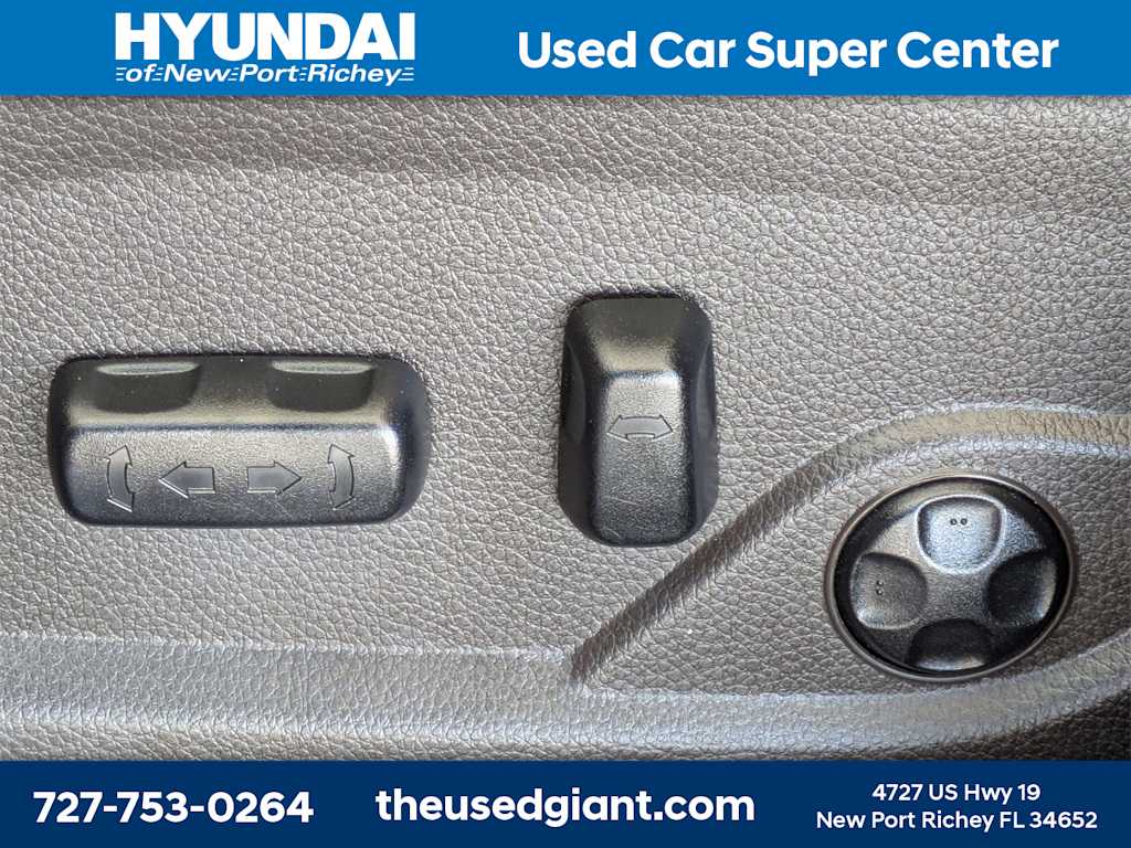 Thumbnail: 2017 Hyundai Santa Fe - 22