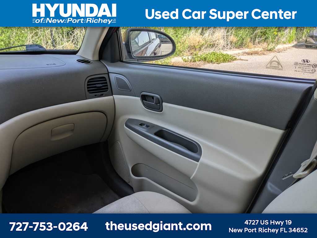 Thumbnail: 2009 Hyundai Accent - 16