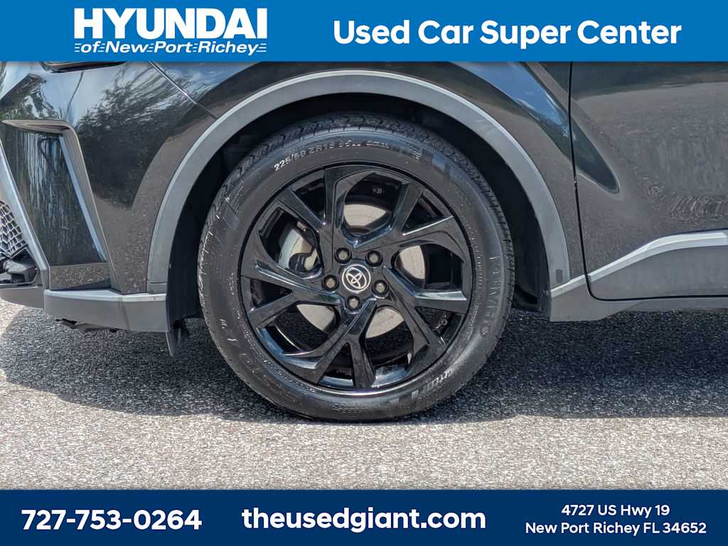 Thumbnail: 2021 Toyota C-HR - 10
