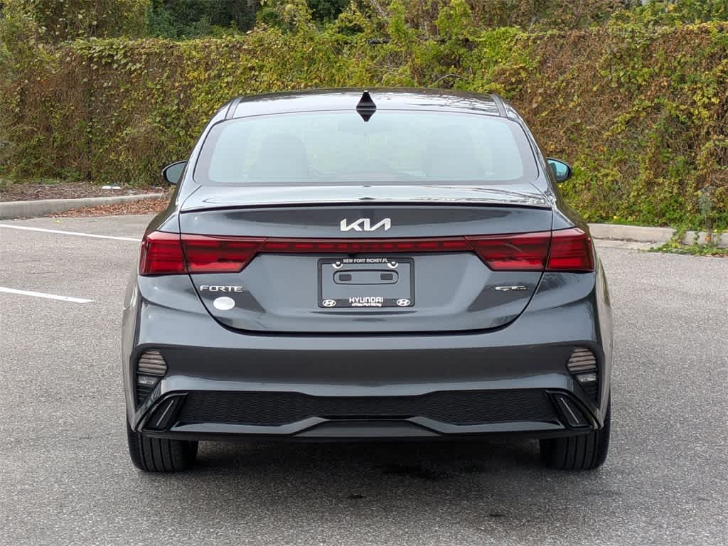 Thumbnail: 2022 Kia Forte - 4