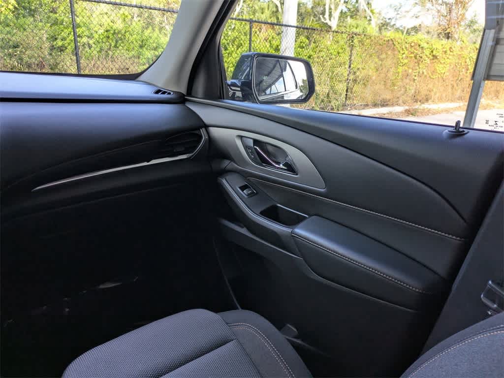 Thumbnail: 2020 Chevrolet Traverse - 23