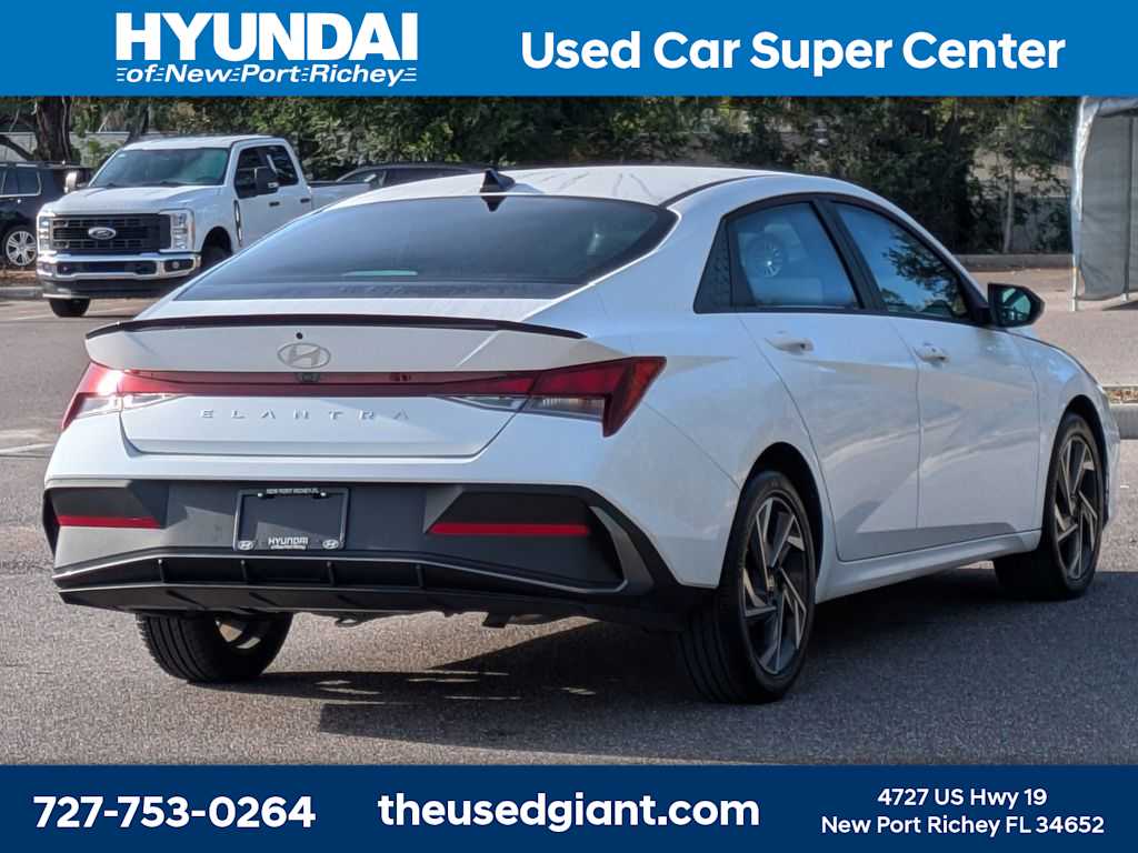 Thumbnail: 2025 Hyundai Elantra - 5