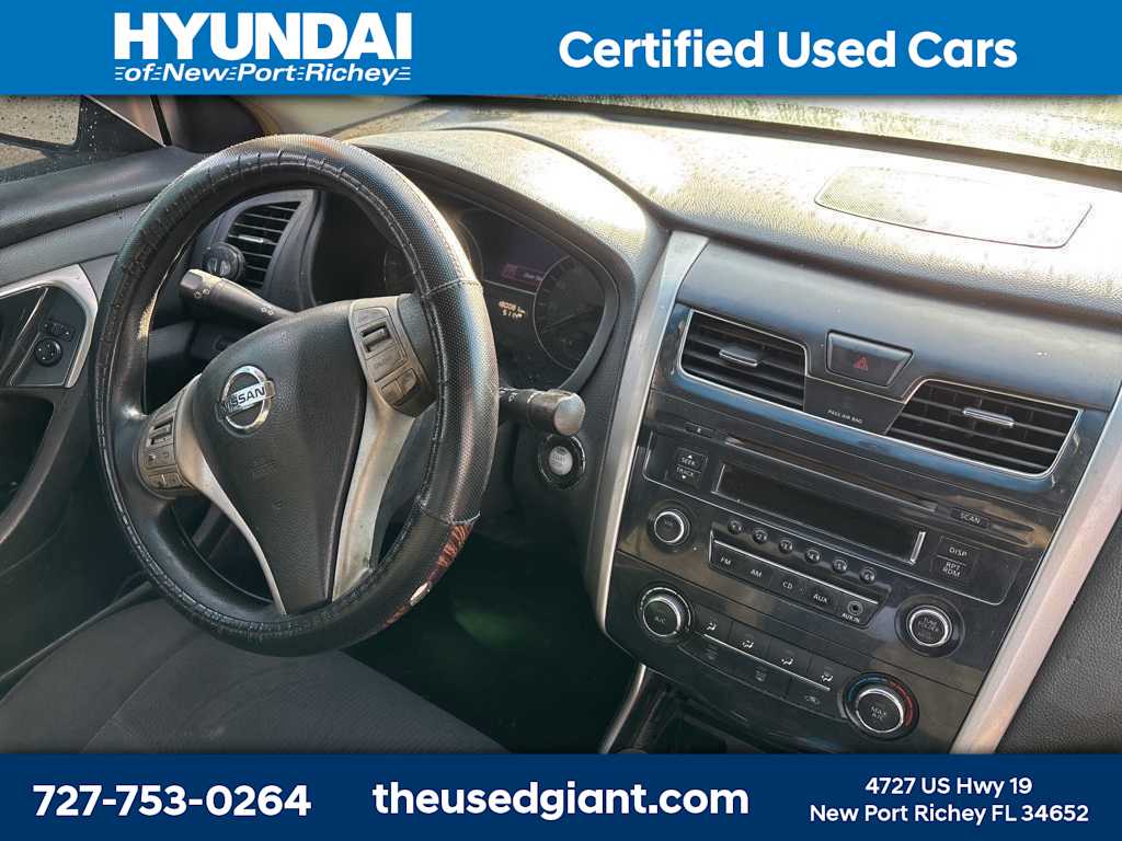 Thumbnail: 2013 Nissan Altima - 4