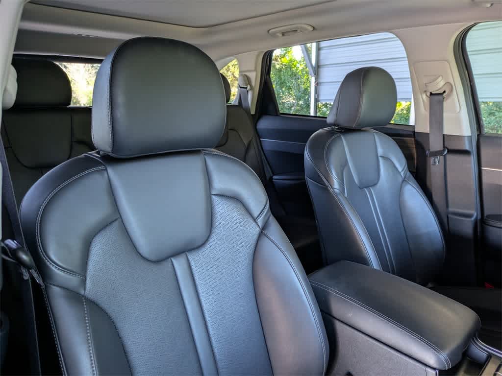 Thumbnail: 2023 Kia Sorento - 6