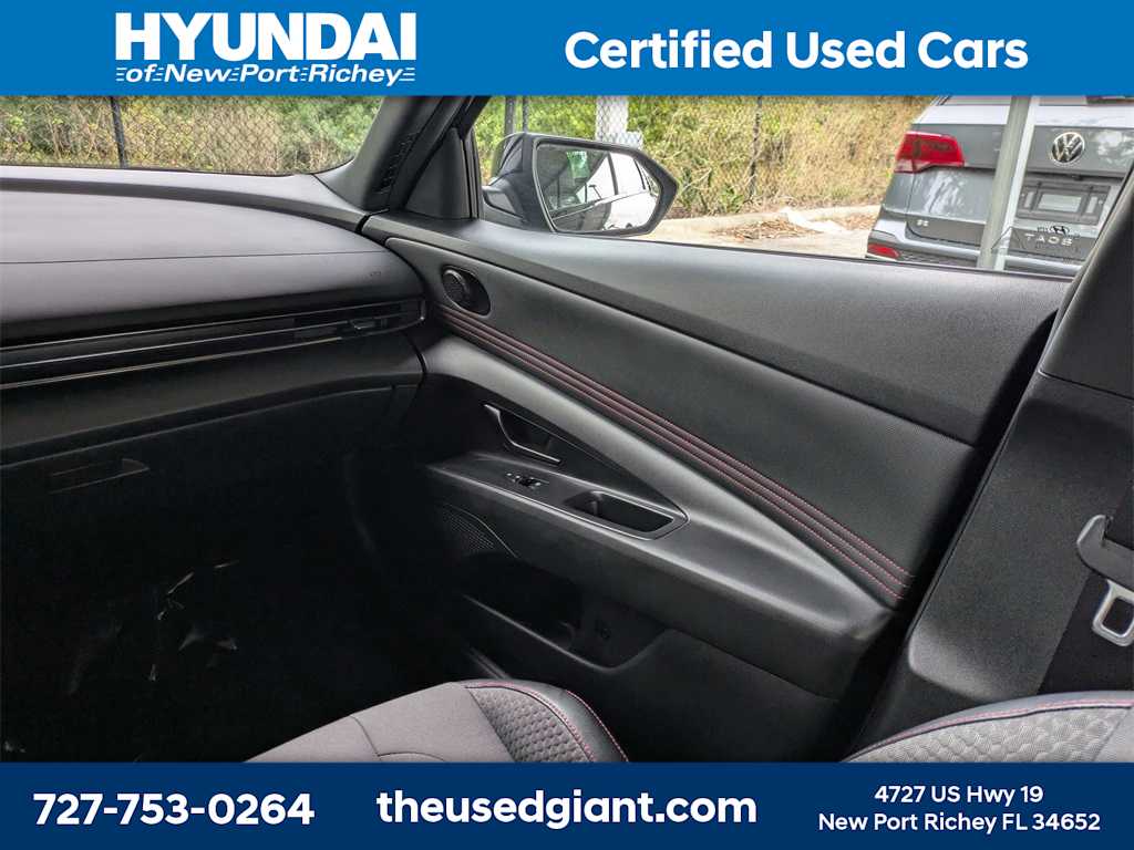 Thumbnail: 2023 Hyundai Elantra - 17