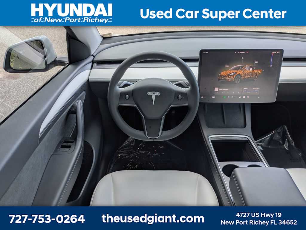 Thumbnail: 2024 Tesla Model Y - 17