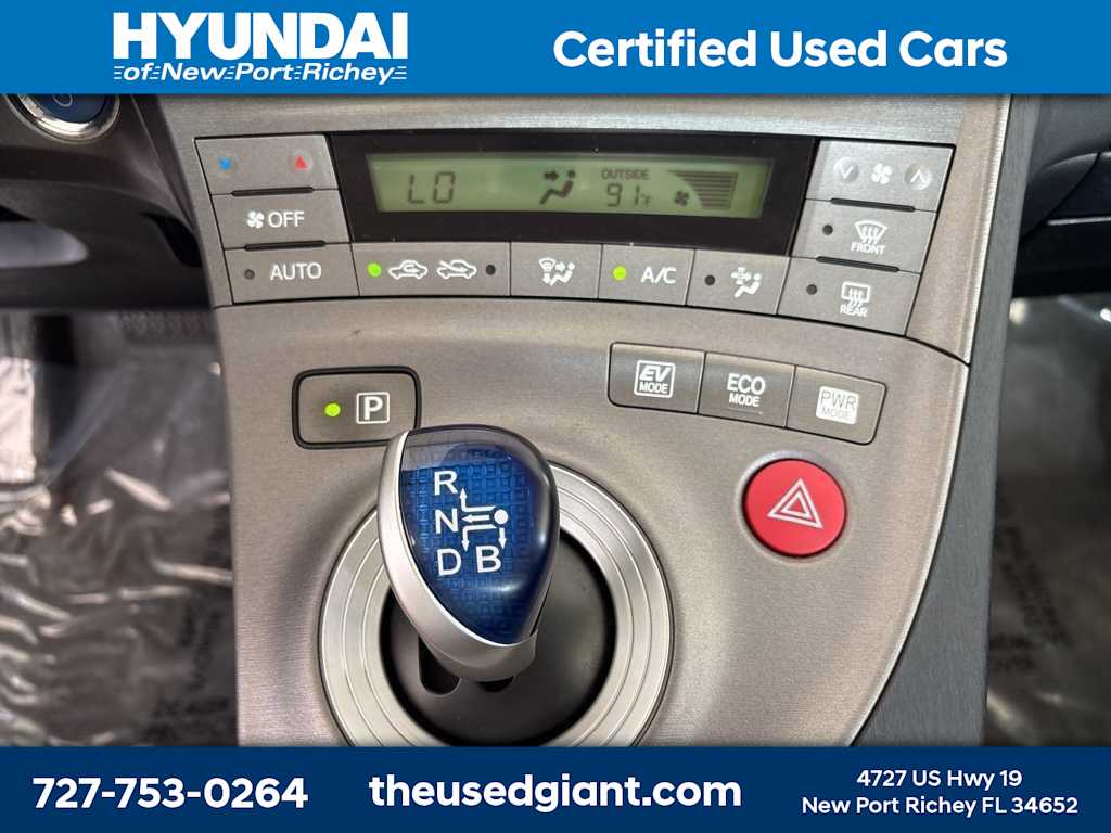 Thumbnail: 2015 Toyota Prius - 26