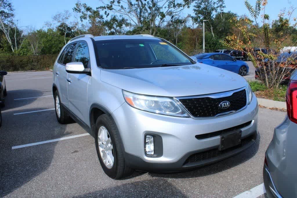 Thumbnail: 2015 Kia Sorento - 4