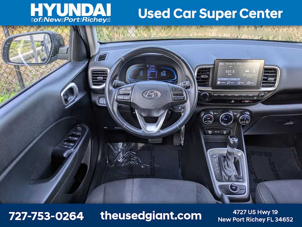 Thumbnail: 2023 Hyundai Venue - 16