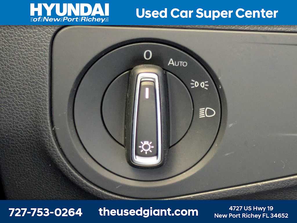 Thumbnail: 2021 Volkswagen Tiguan - 31