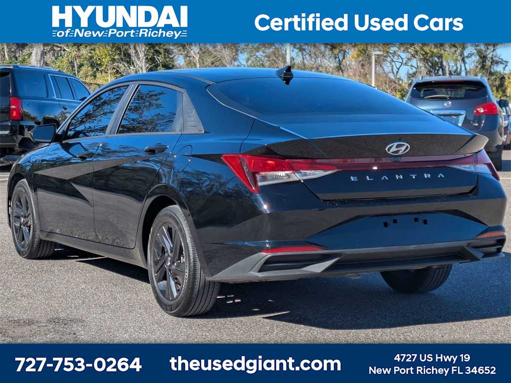 Thumbnail: 2023 Hyundai Elantra - 3