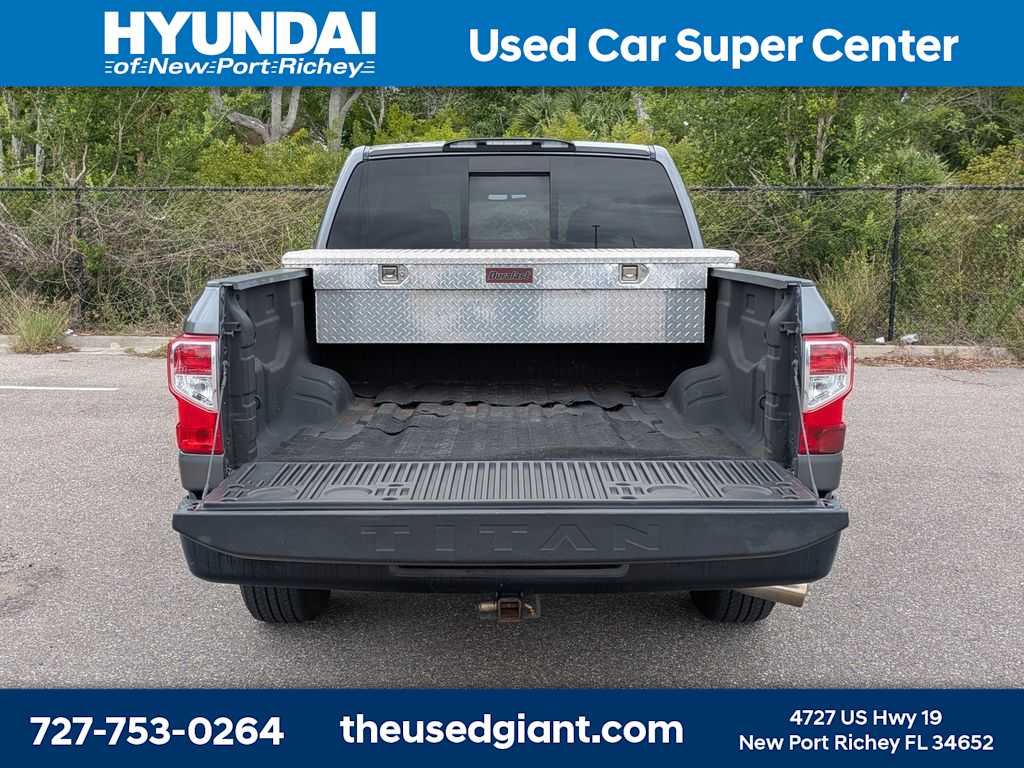 Thumbnail: 2018 Nissan Titan - 12