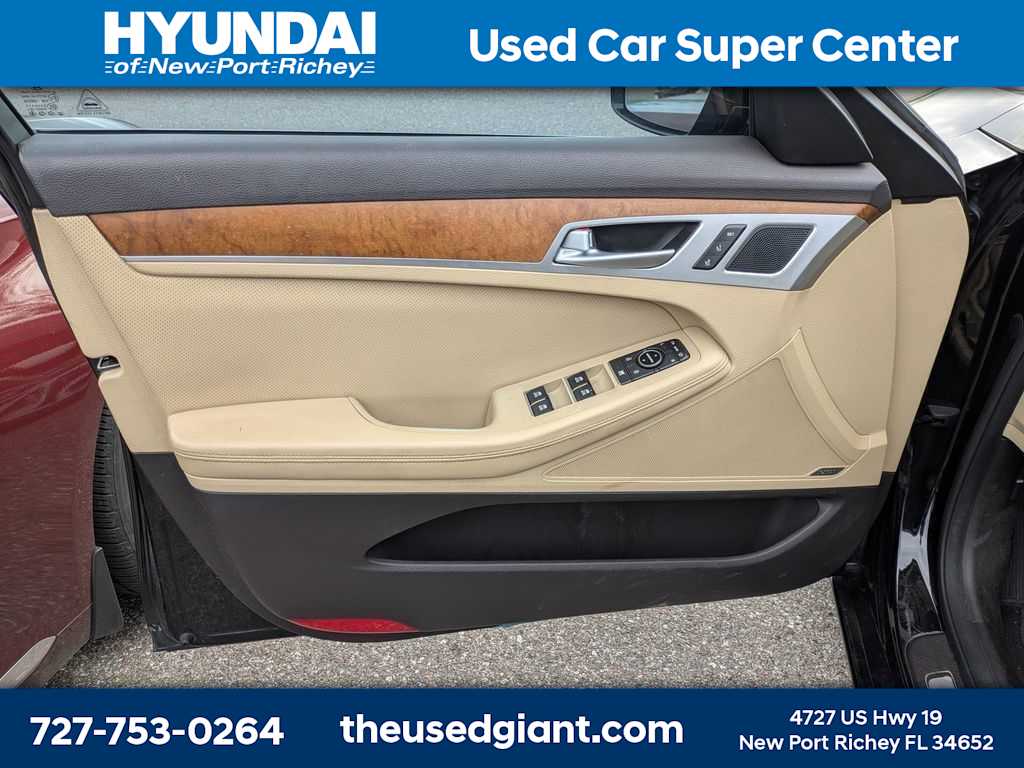 Thumbnail: 2015 Hyundai Genesis - 10