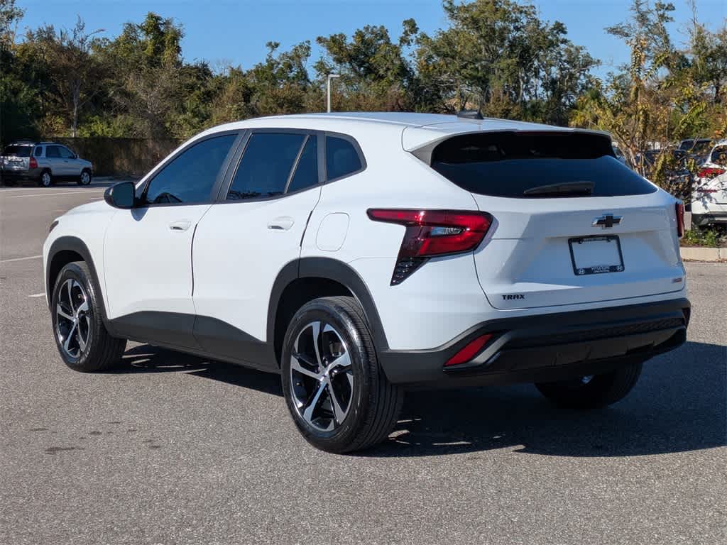 Thumbnail: 2024 Chevrolet Trax - 3