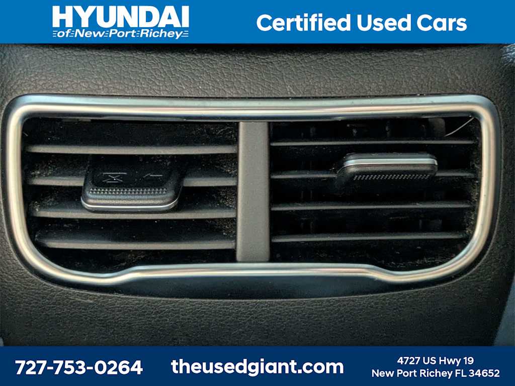 Thumbnail: 2022 Hyundai Santa Fe - 17