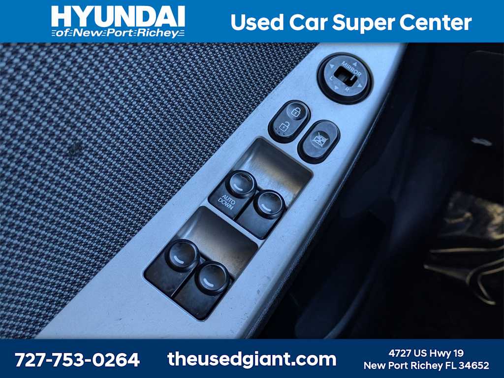 Thumbnail: 2013 Hyundai Accent - 25