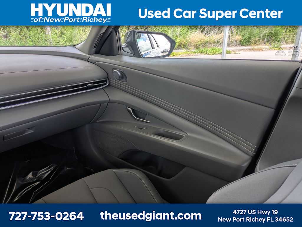 Thumbnail: 2024 Hyundai Elantra - 17