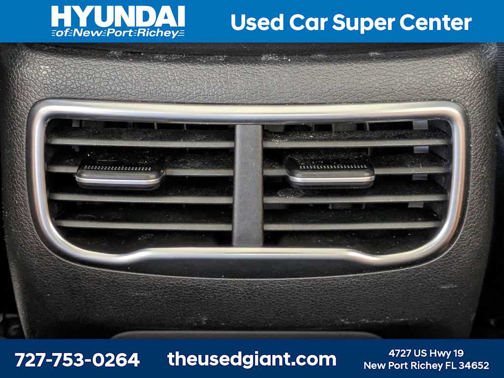 Thumbnail: 2021 Hyundai Santa Fe - 15