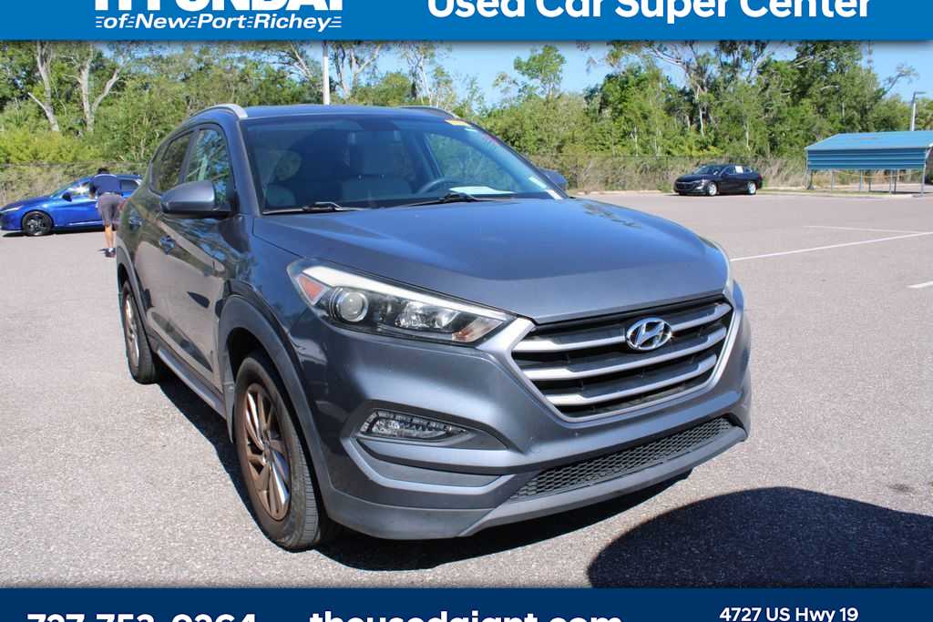 Thumbnail: 2017 Hyundai Tucson - 4
