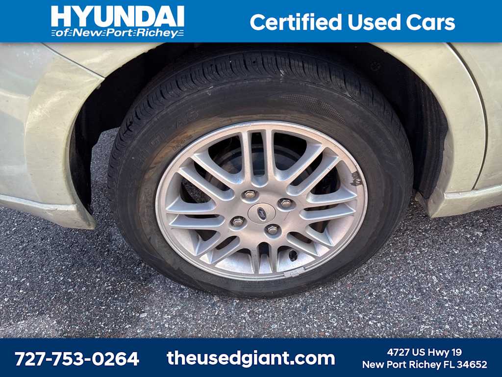 2010 Ford Focus SE 6