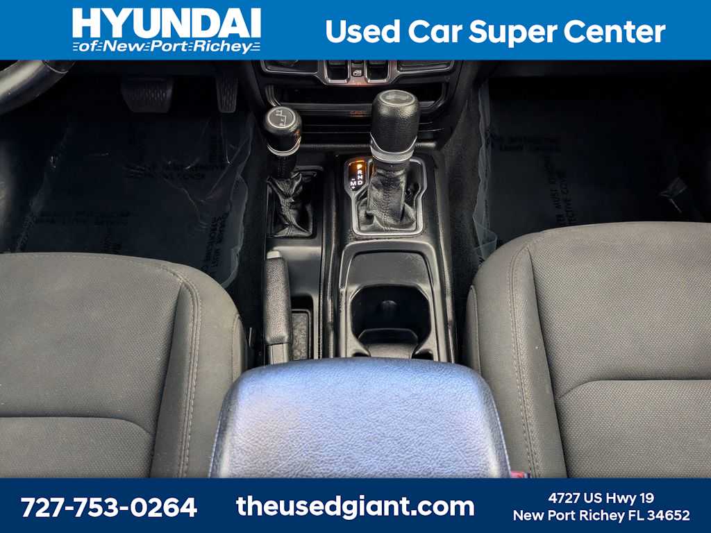 Thumbnail: 2022 Jeep Wrangler - 22