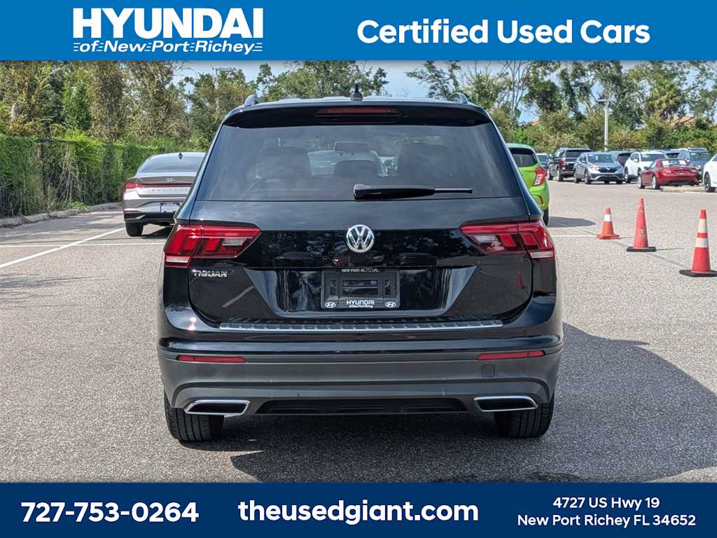 Thumbnail: 2021 Volkswagen Tiguan - 4