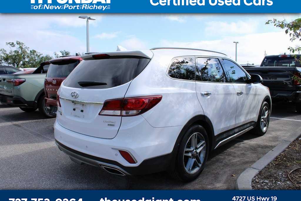 Thumbnail: 2019 Hyundai Santa Fe - 3