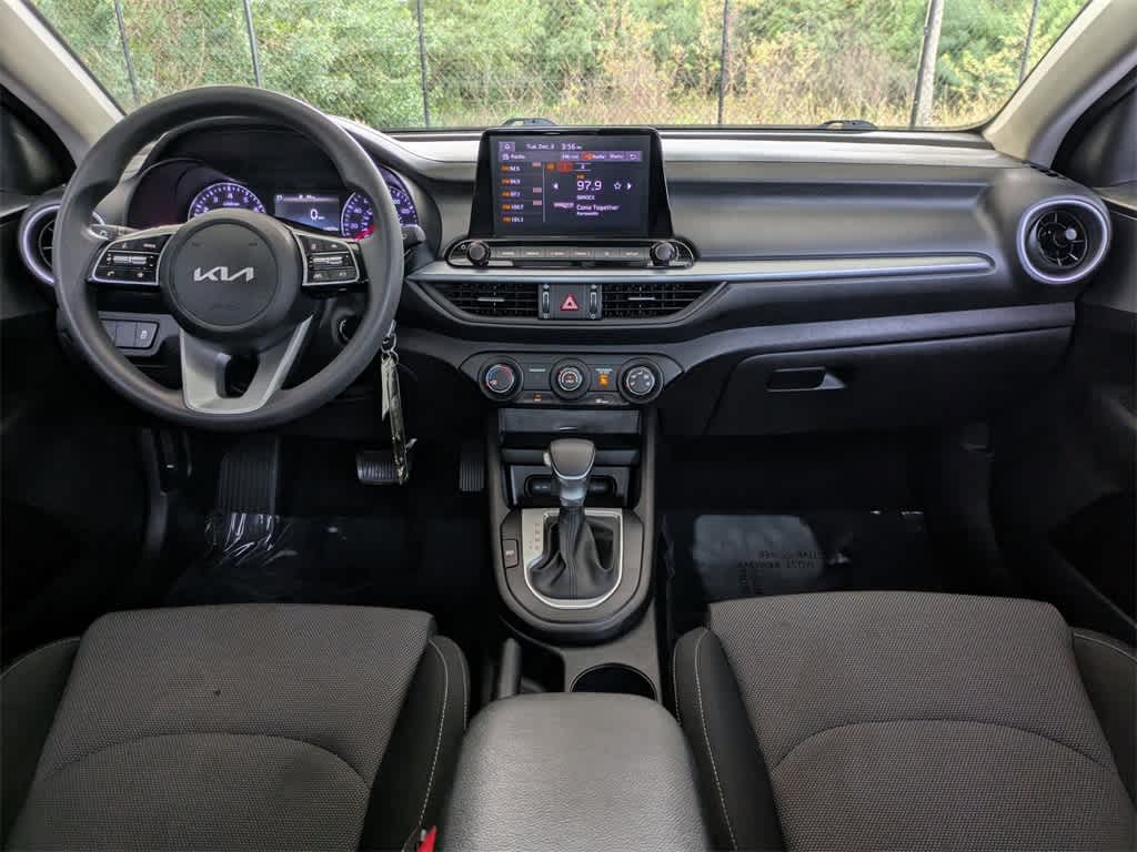 Thumbnail: 2022 Kia Forte - 14