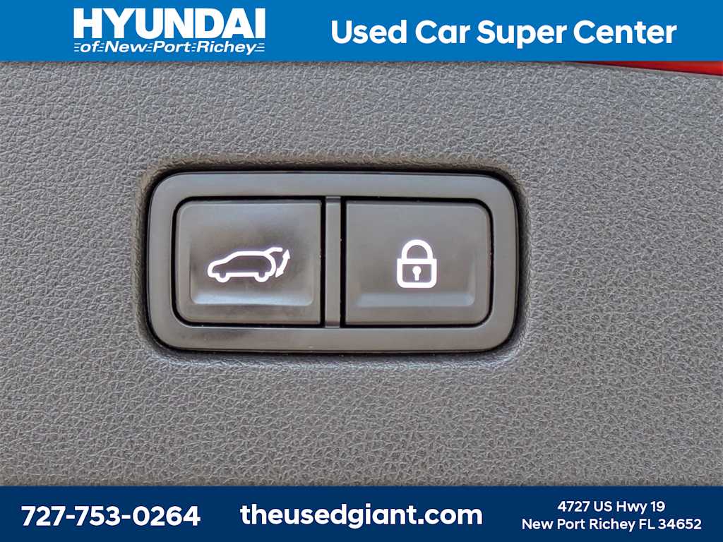 Thumbnail: 2022 Genesis GV70 - 13